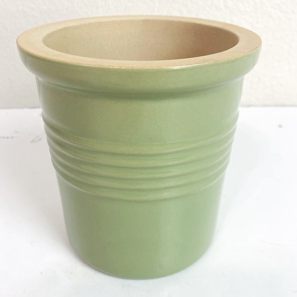 The Pampered Chef Family Heritage Sage Green Stoneware Crock - Picture 1 of 4